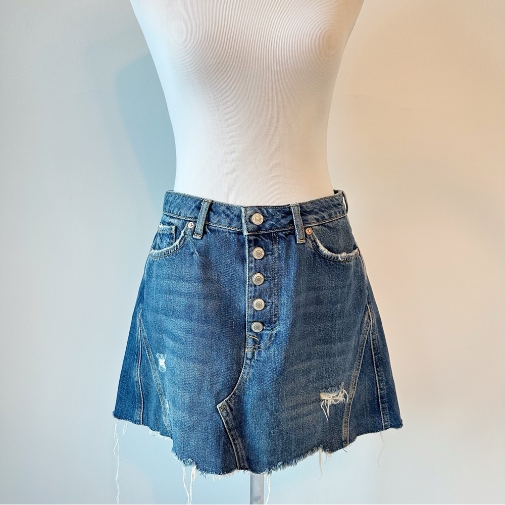 We the Free Harvey Blue Denim Mini Skirt Distressed Raw Hem Button Fly, size 31 - Picture 6 of 16
